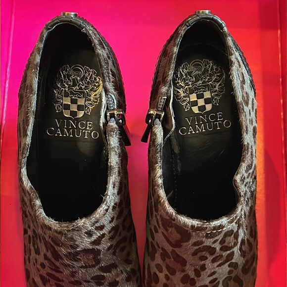 Vince Camuto Vala Dusk Leopard Heeled Booties - Picture 10 of 11